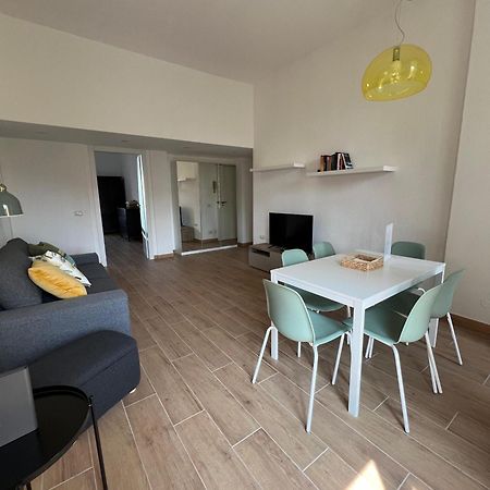 New Apartment With Balcony, Isola Bosco Verticale Milán Exterior foto