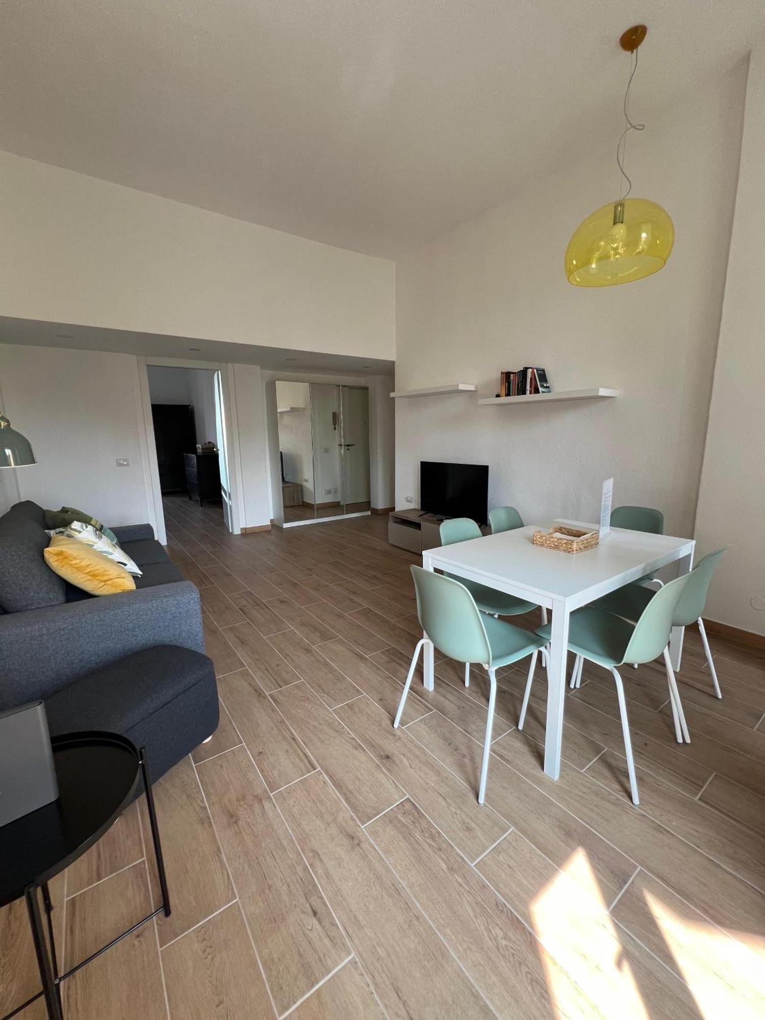 New Apartment With Balcony, Isola Bosco Verticale Milán Exterior foto